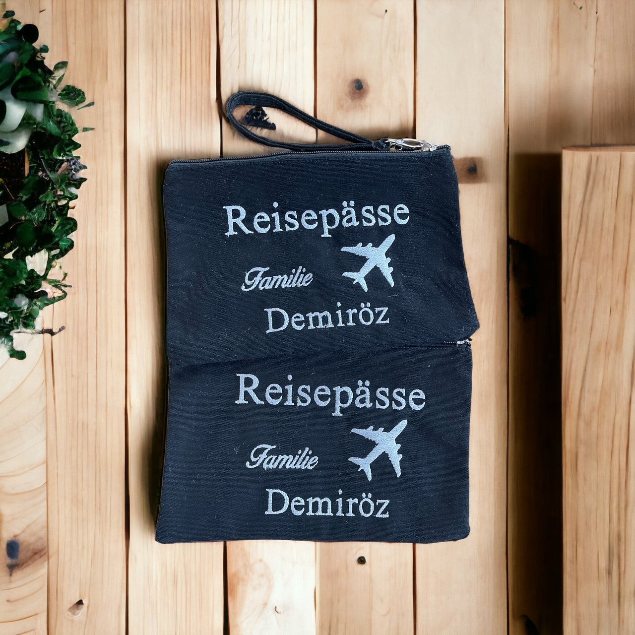 Armbandtasche - Reisepässe